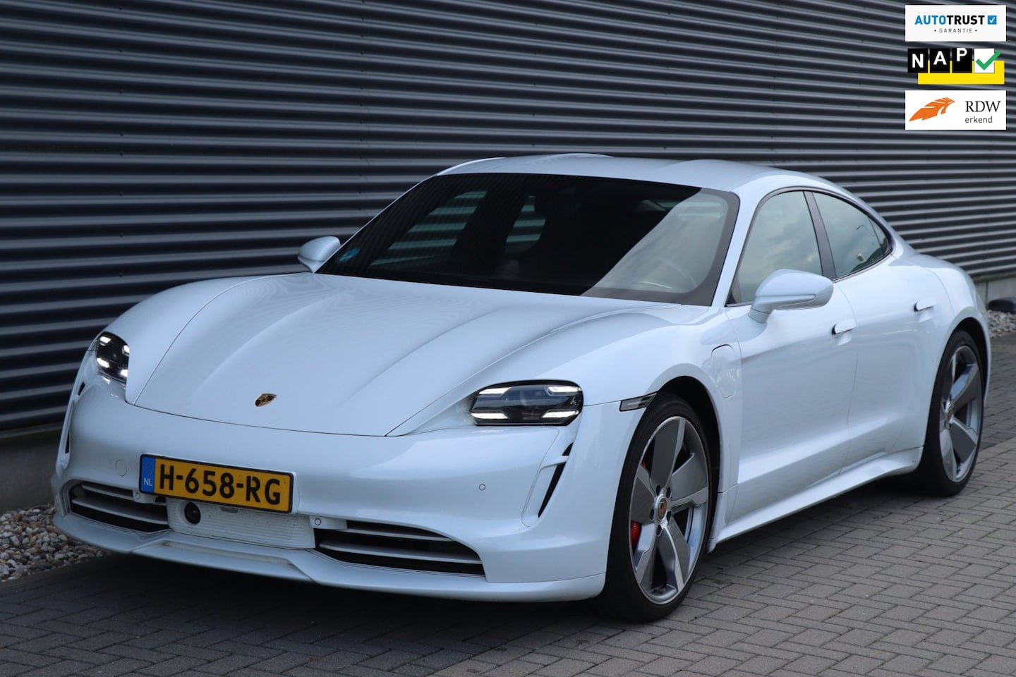 Porsche Taycan - 4S Performance 84 kWh 4S Performance 84 kWh - AutoWereld.nl