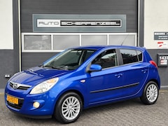 Hyundai i20 - 1.4i Dynamic | AIRCO | 106 dkm | ZUINIG | NL AUTO