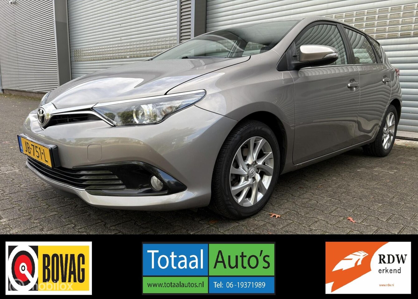 Toyota Auris - 85kW/116pk*AUTOMAAT*CRUISE*P-CAMERA*NEDERLANDS* - AutoWereld.nl