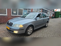 Skoda Octavia Combi - 1.6 Elegance