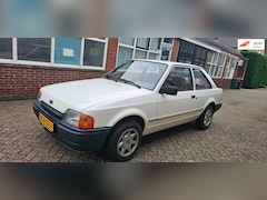 Ford Escort - 1.6 automaat 1e eigenaresse lage kms