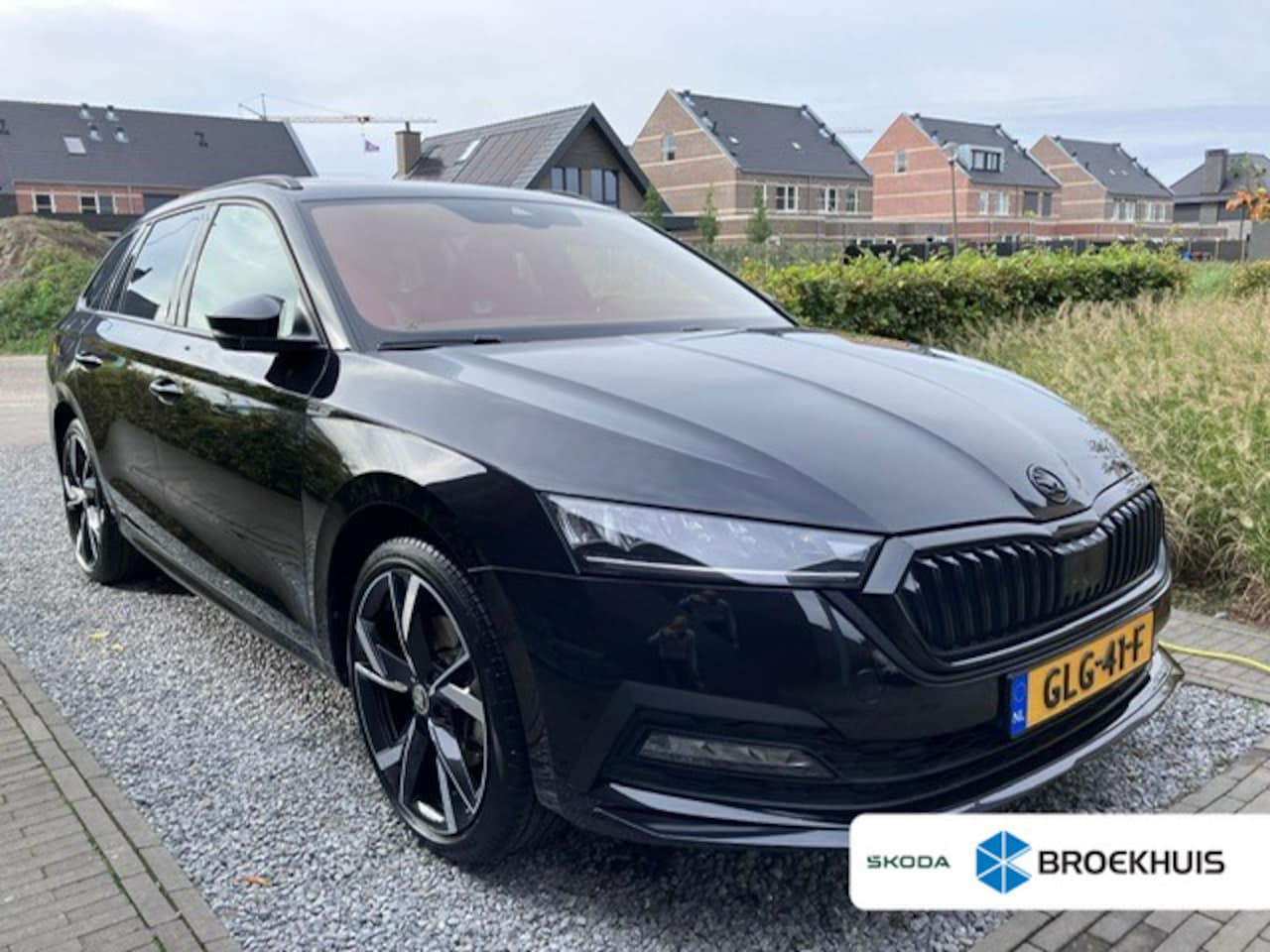 Skoda Octavia Combi - 1.4 TSI iV PHEV Sportline Business Unieke combinatie | Leder | Panoramadak | Stoel/Stuur V - AutoWereld.nl