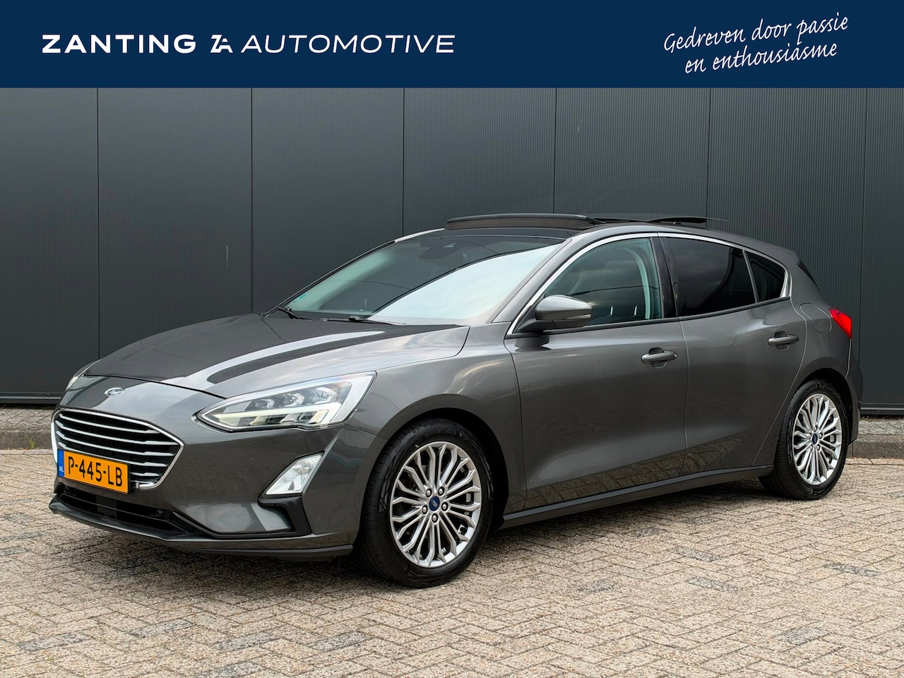 Ford Focus - 1.5 E.B. 150PK Titanium Business AUTOMAAT | Pano-dak | Adapt. Cruise | Winter-pack | Full - AutoWereld.nl