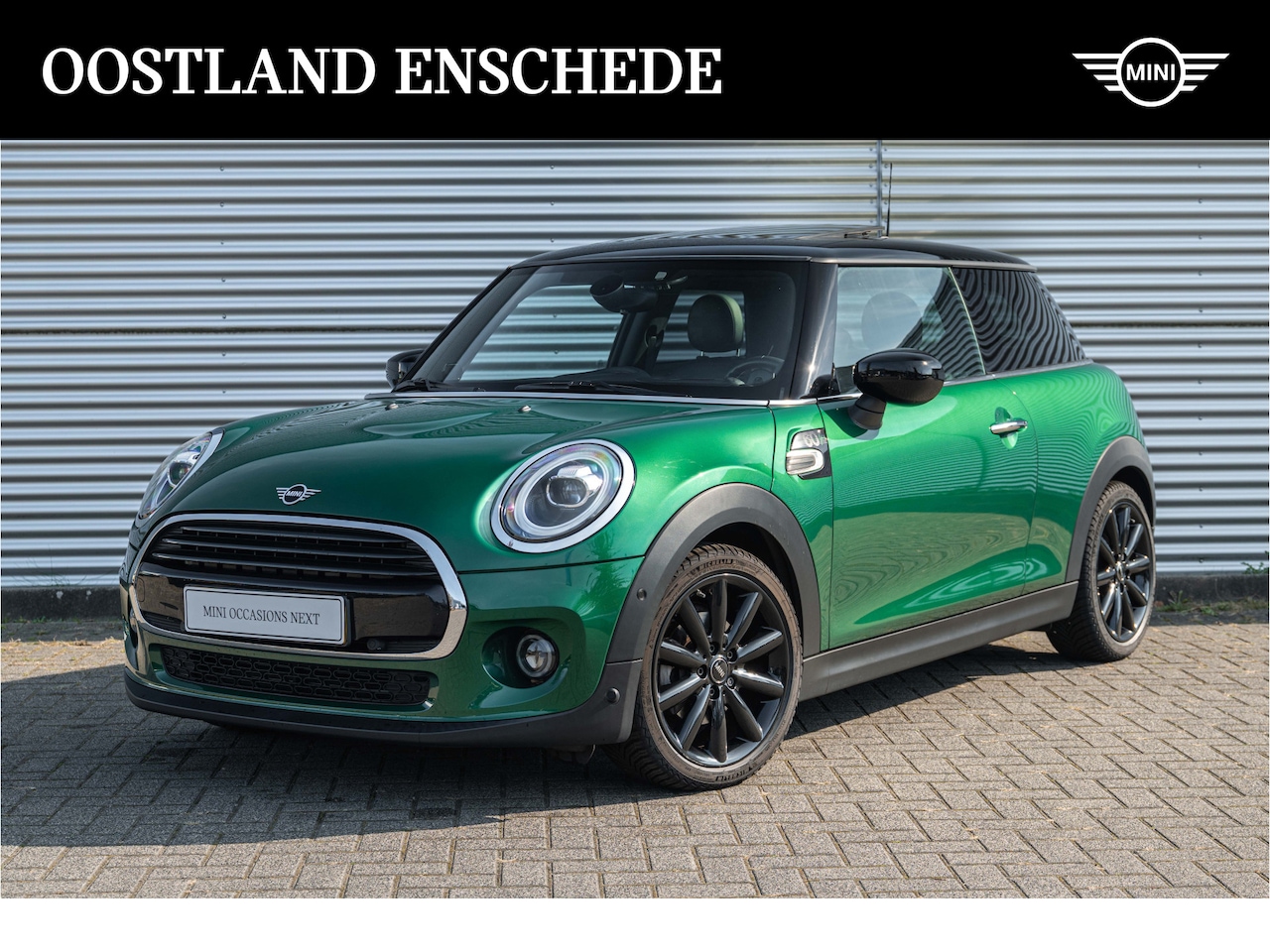 MINI Cooper - Hatchback Automaat / Panoramadak / Comfortstoelen / Comfort Access / Getint glas / Harman - AutoWereld.nl