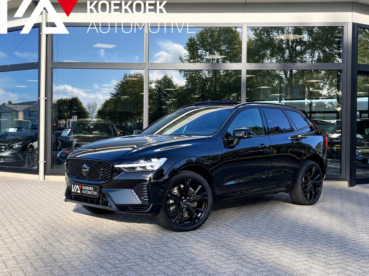 Volvo XC60 - 2.0 T8 Plug-in hybrid AWD Ultra Black Edition 360/HEADUP/TREKHAAK/HK - AutoWereld.nl