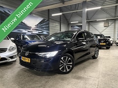 Volkswagen Golf - 1.0 TSI Life Business