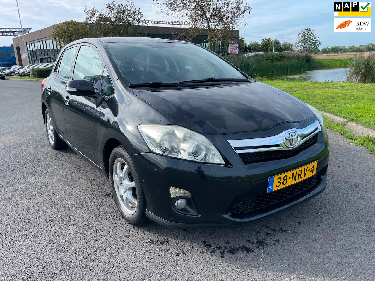 Toyota Auris - 1.8 Full Hybrid Executive 1.8 Full Hybrid Executive, Aut, Cruise/Climate ctrl, Navi, Cam, Keyless, Lmv, Geen import, - AutoWereld.nl