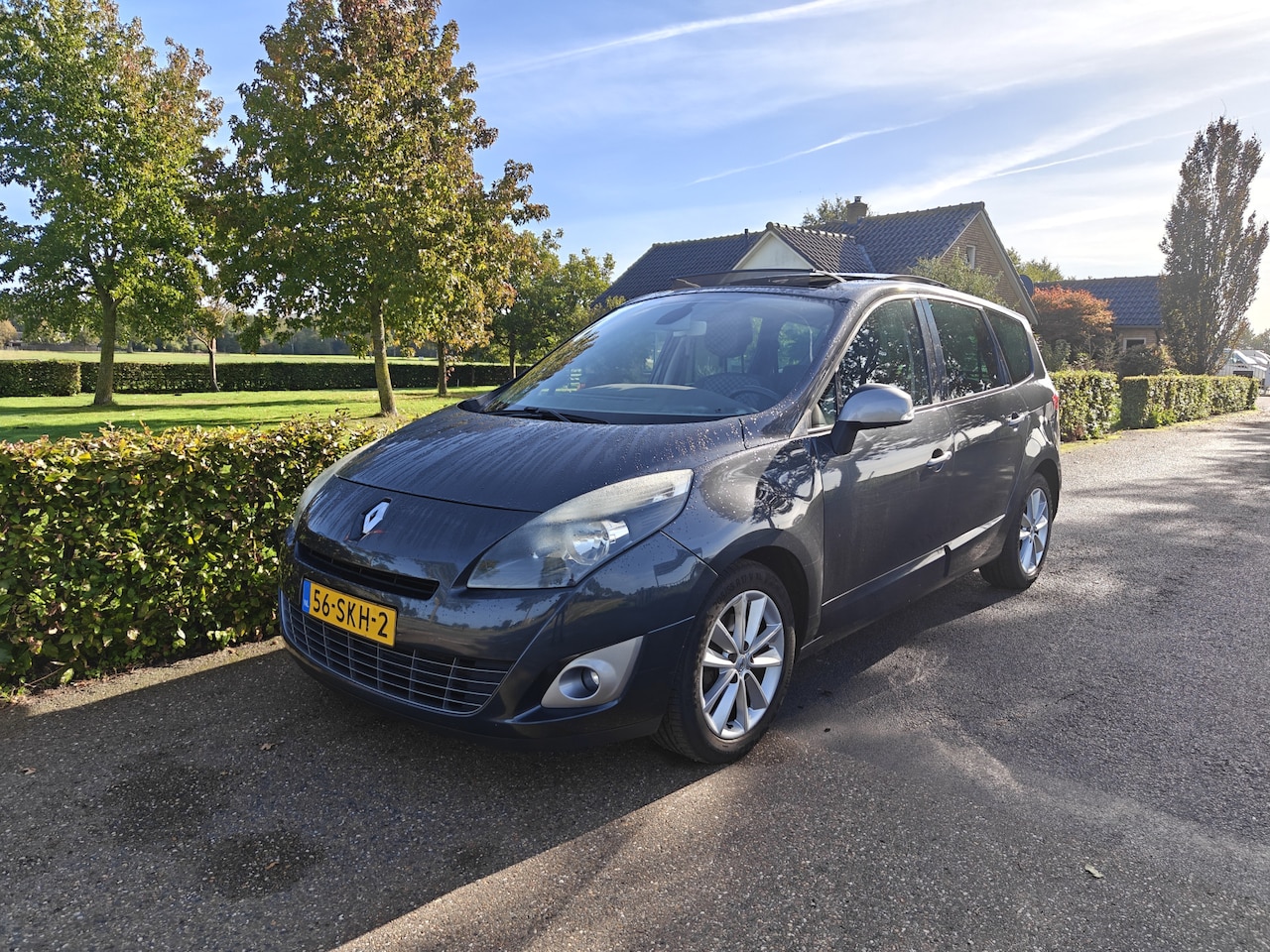 Renault Grand Scénic - 1.6 dCi Parisiènne CLIMA/NAVI/PANO BJ 2011 - AutoWereld.nl