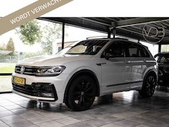 Volkswagen Tiguan - 1.5 TSI R-Line Highline Business R 20inch / Pano / Trekhaak