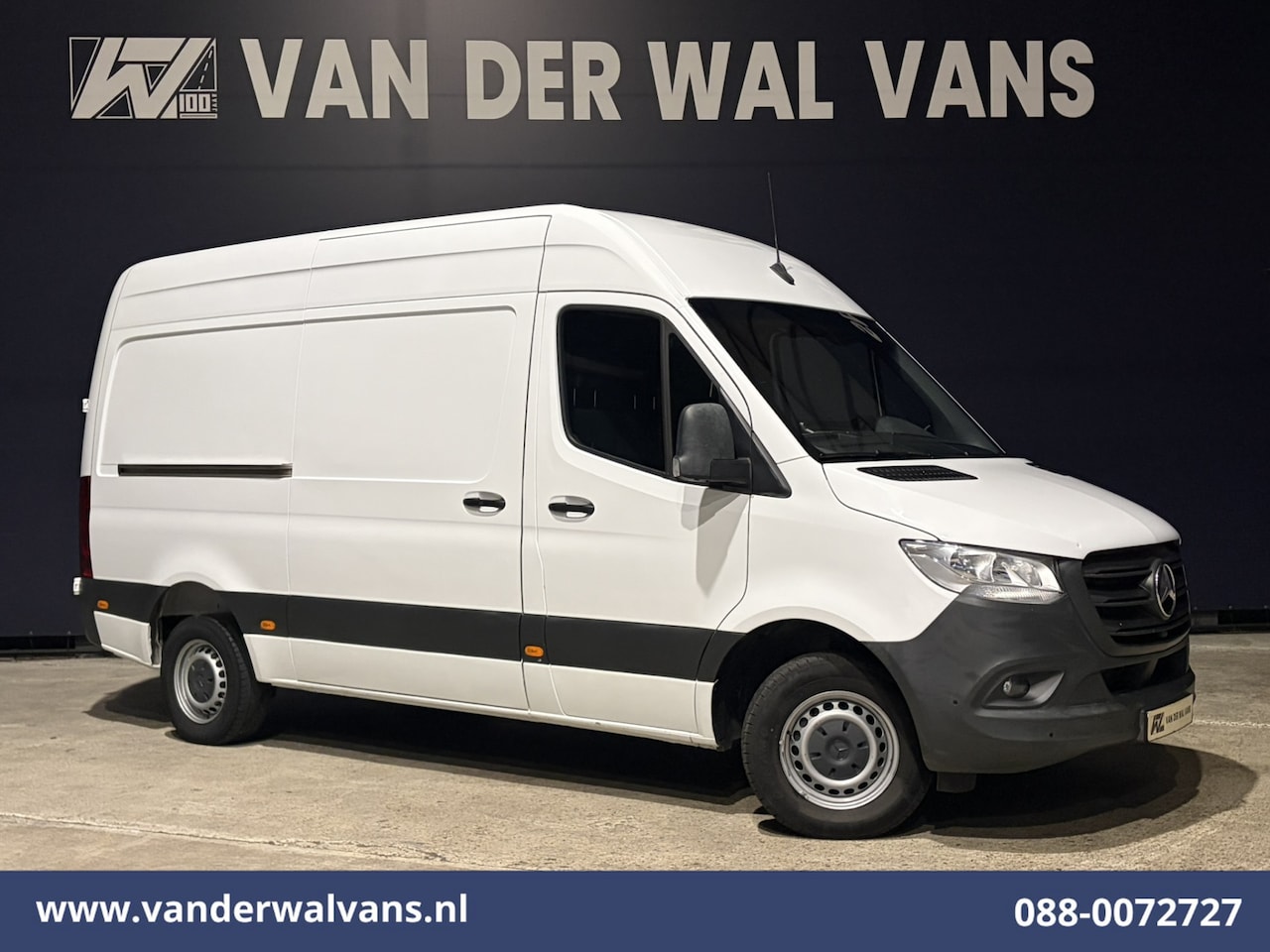 Mercedes-Benz Sprinter - 317 CDI 170pk L2H2 Euro6 Airco | Cruisecontrol | Navigatie | 360 graden Camera | Apple Car - AutoWereld.nl