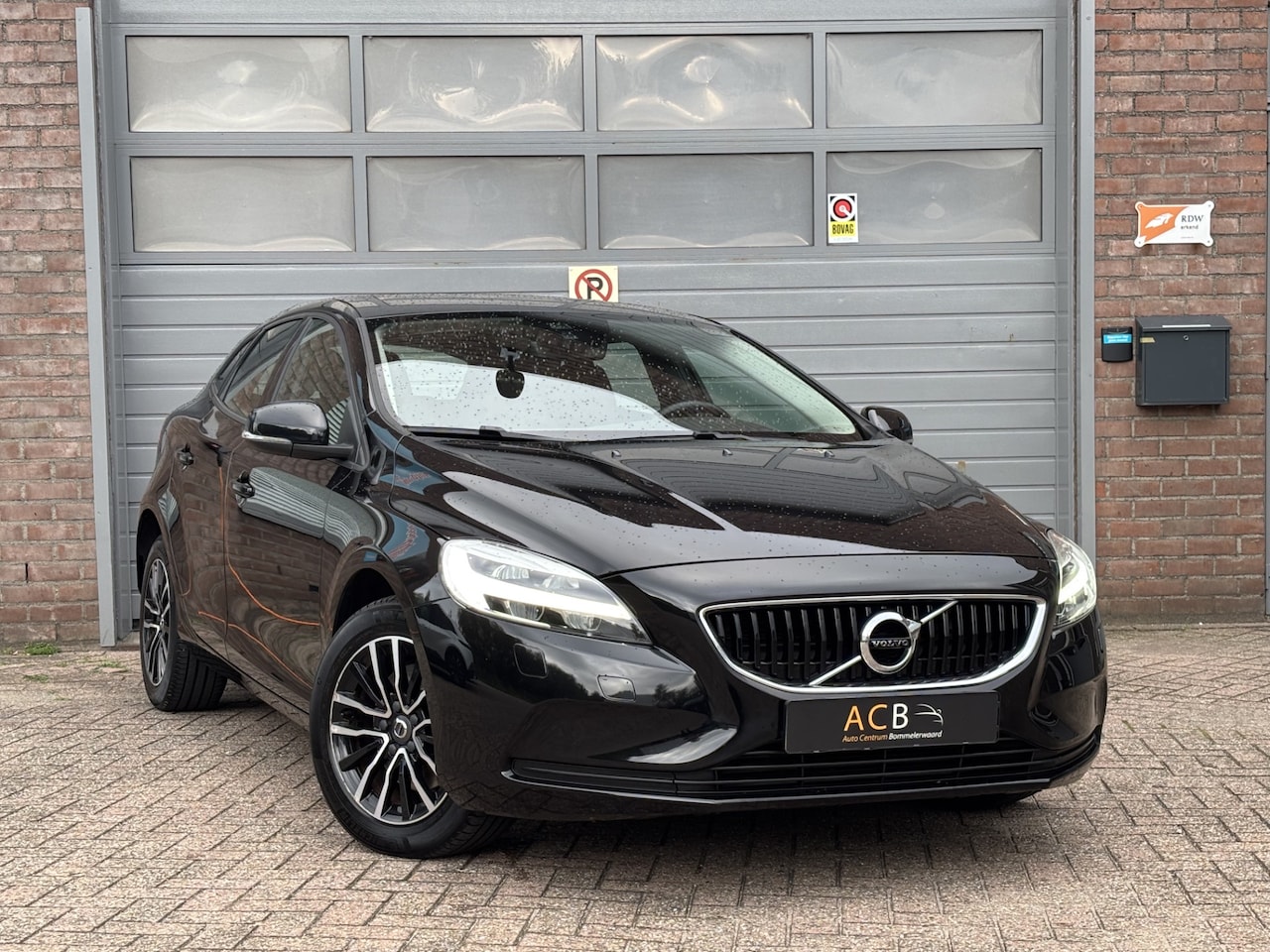 Volvo V40 - 2.0 T2 Nordic+ In nette staat. Goed onderhouden. - AutoWereld.nl