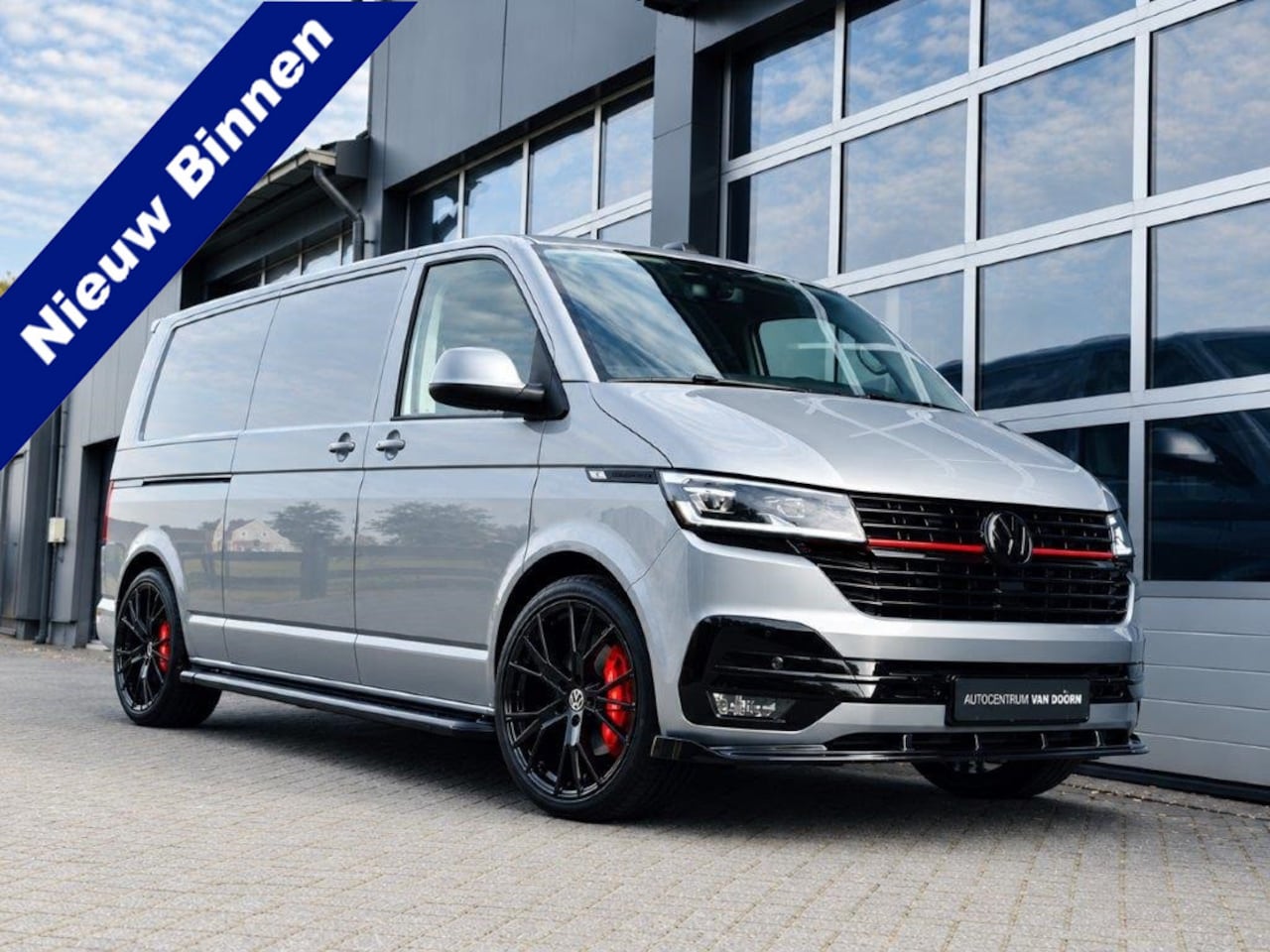Volkswagen Transporter - 2.0 TDI | 150pk | DSG | Bulli | Lang | Digital Display | Achterklep | Adaptive Cruise | Ca - AutoWereld.nl