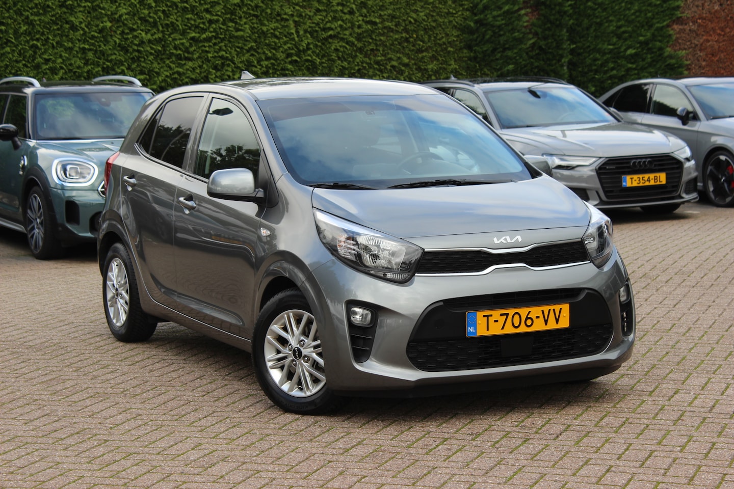 Kia Picanto - 1.0 DPi DynamicLine / Camera / CarPlay / 14'' / Allseason / DAB / Cruise Control - AutoWereld.nl