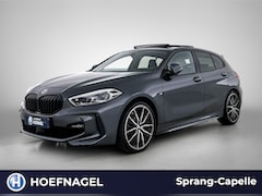 BMW 1-serie - 118i High Executive M Sport | Schuifdak | Kuipstoelen | Camera | Stoelverwarming | CarPlay