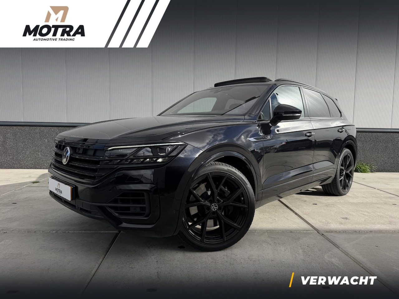 Volkswagen Touareg - 3.0 TSi eHybrid 4MOTION R | Dynaudio | Trekhaak | Panorama | Massage | Nachtzicht | Luchtv - AutoWereld.nl
