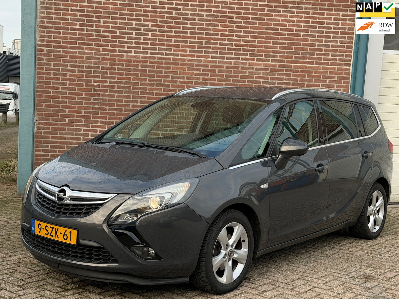 Opel Zafira Tourer - 1.6 CDTI Business+ 7p | Nap | Netjes | Leer - AutoWereld.nl