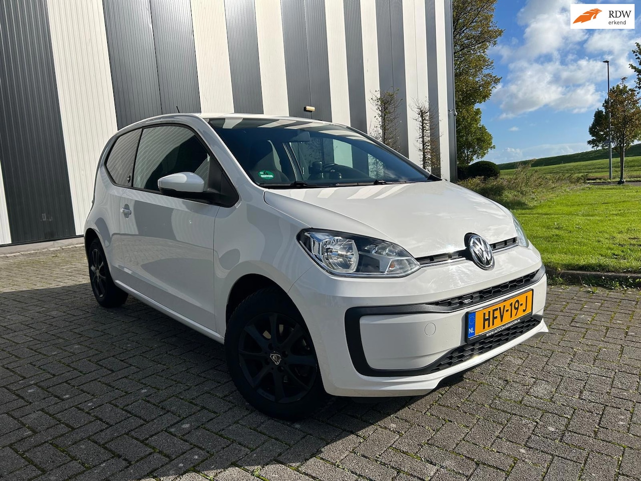 Volkswagen Up! - 1.0 BMT high up! Automaat-Nw APK-Airco-Lmv-Elekpakket - AutoWereld.nl