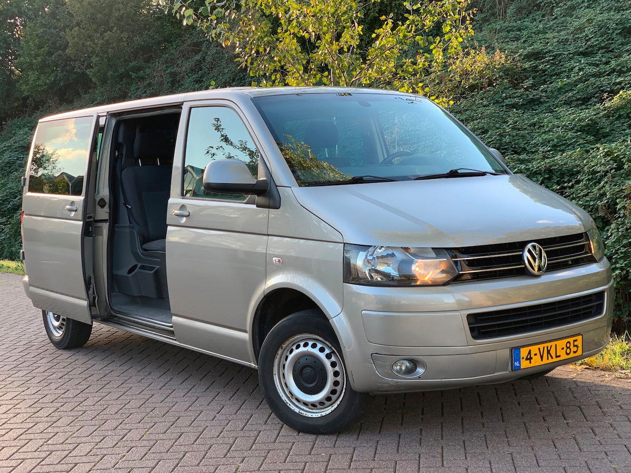 Volkswagen Transporter - 2.0 TDI L2H1 DC Comfortline 2.0 TDI L2H1 DC Comfortline - AutoWereld.nl