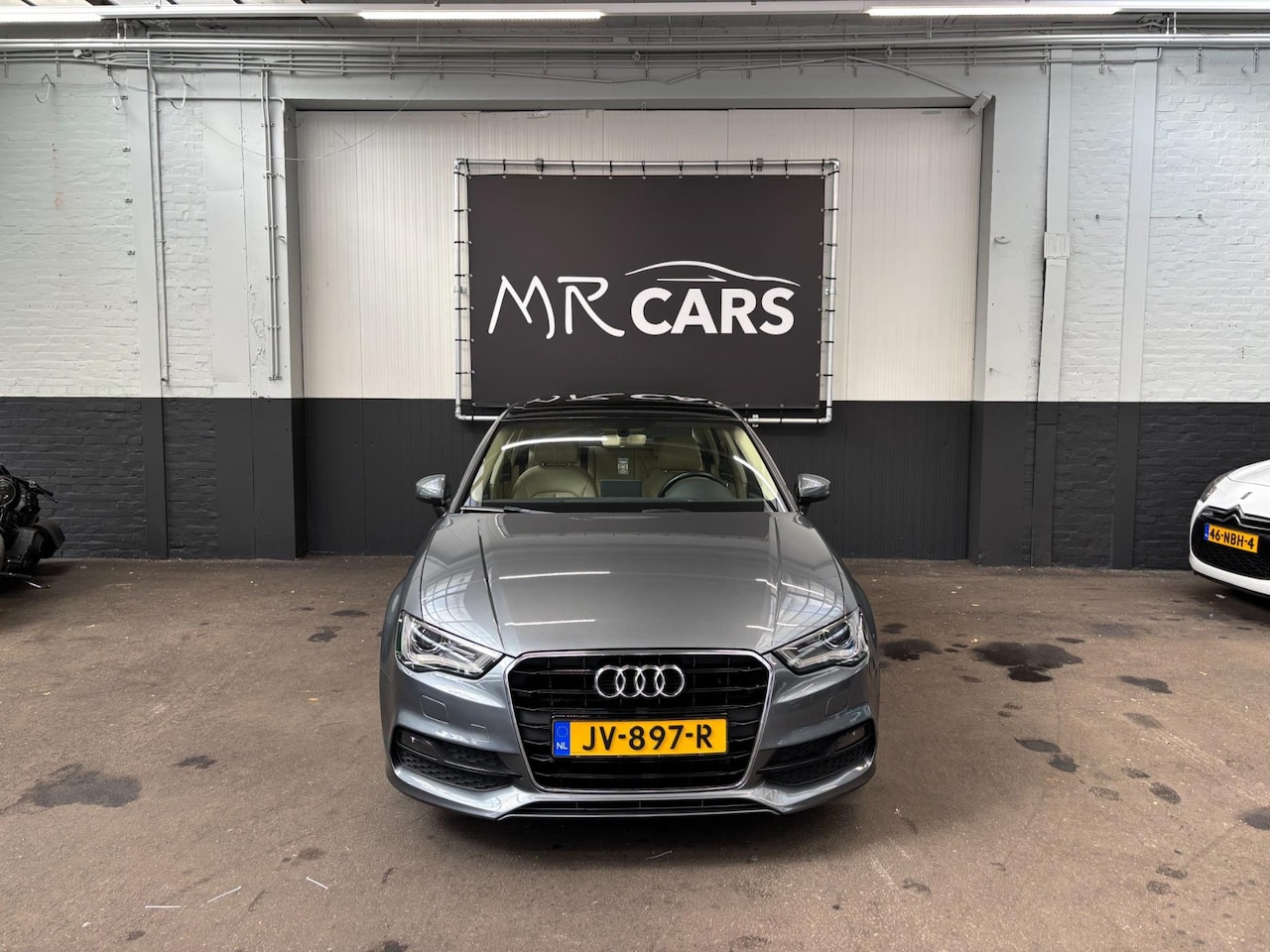 Audi A3 Limousine - 1.4 TFSI CoD Adrenalin s-line pano/leder - AutoWereld.nl