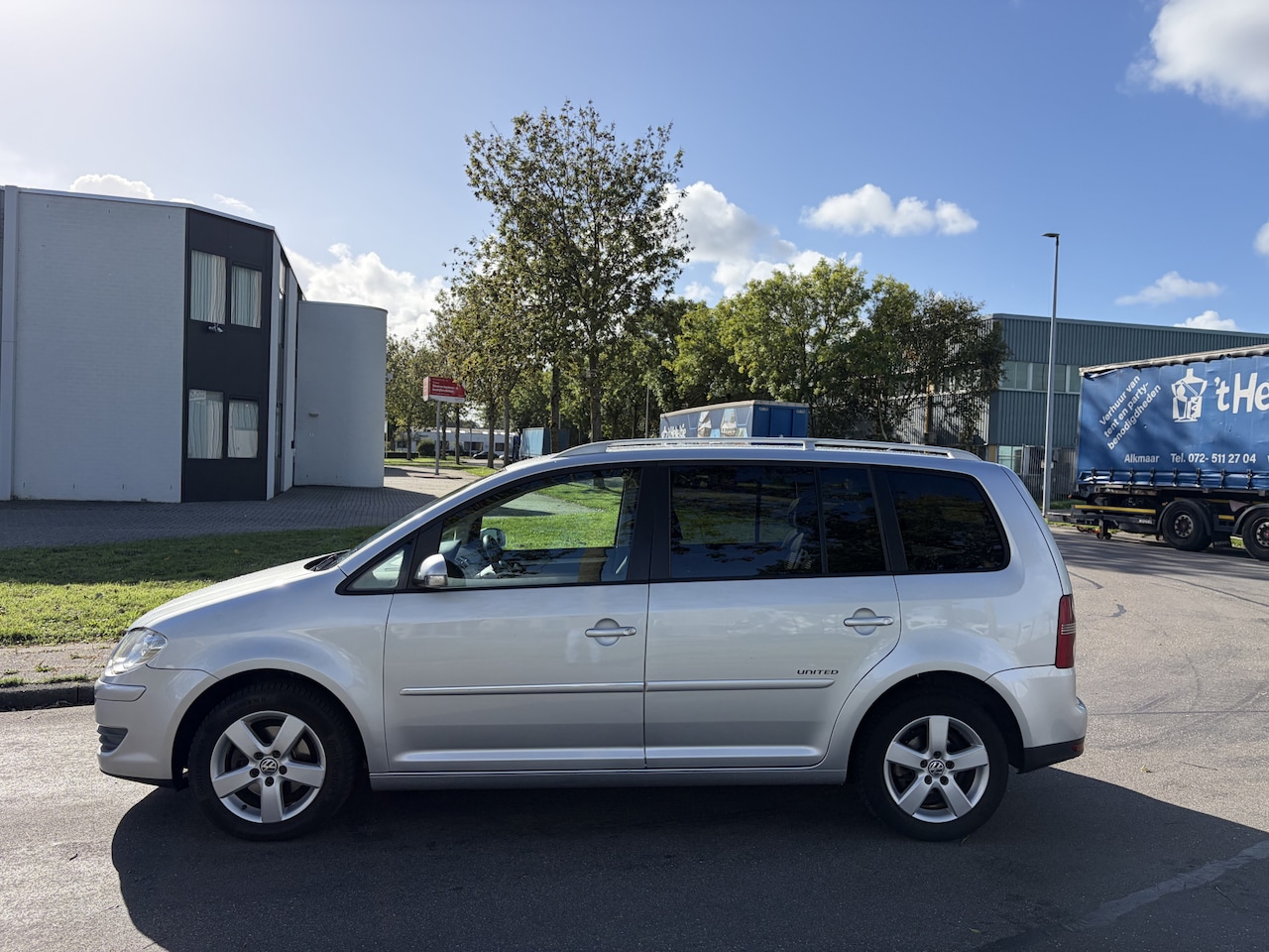 Volkswagen Touran - 1.4 TSI Highline Automaat 141 PK. Mooie en zeer goed onderhouden auto !!! Alle keuringen t - AutoWereld.nl