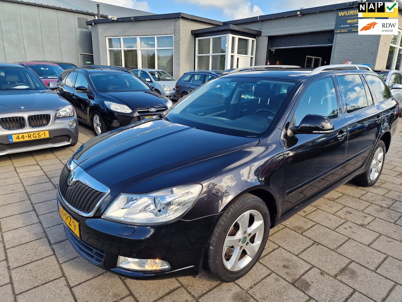 Skoda Octavia Combi - 1.2 TSI Elegance Business Line/Automaat/Apk 07-03-2027 - AutoWereld.nl