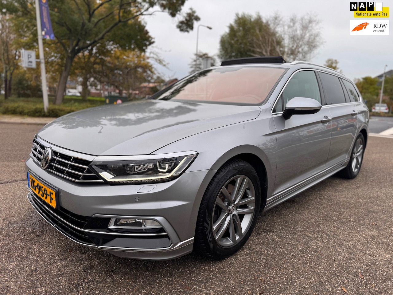 Volkswagen Passat Variant - 1.5 TSI Highline Business R.... met alle denkbare optie's................... - AutoWereld.nl