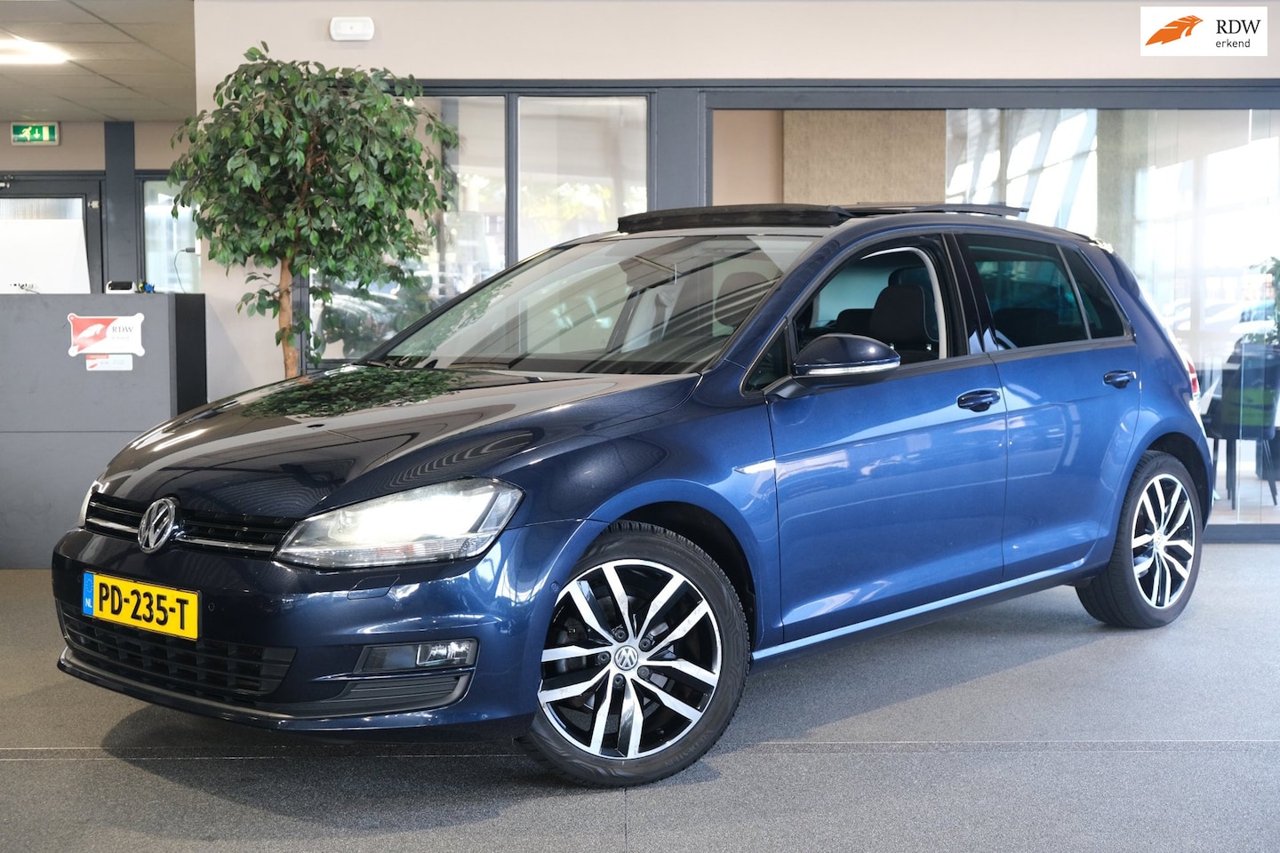 Volkswagen Golf - 1.4 TSI Highline DSG 122PK Pano Navi Cruise PDC - AutoWereld.nl