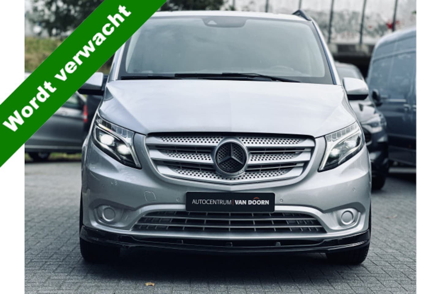 Mercedes-Benz Vito - 119 CDI | Automaat | Lang | LED | 2x Schuifdeur | Camera | Stoelverwarming | Black Edition - AutoWereld.nl