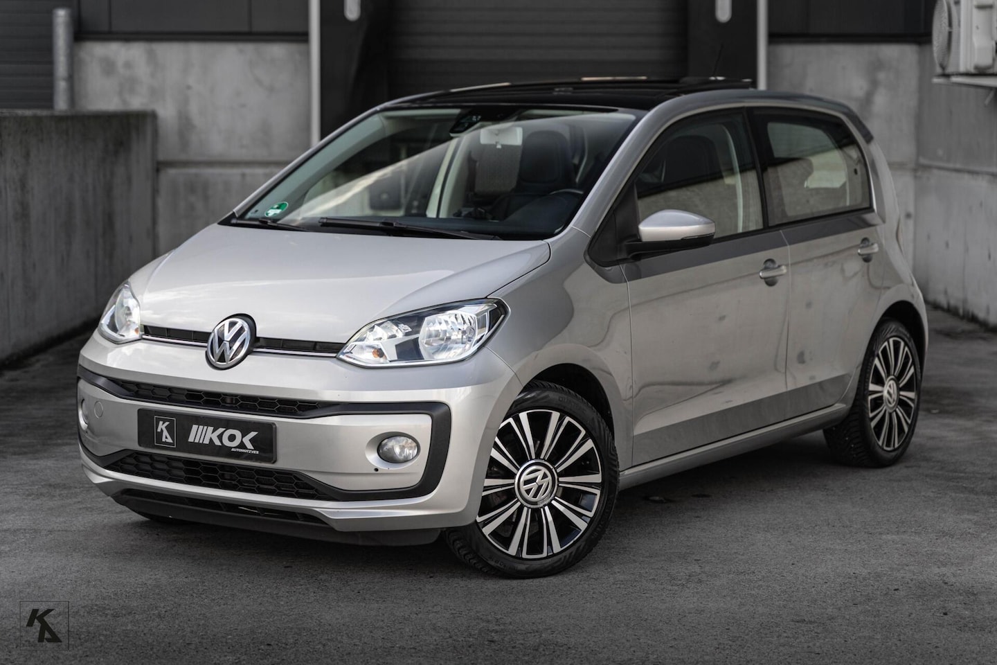 Volkswagen Up! - 1.0 2017 | BMT 75PK | Pano | Automaat-Org. NL - AutoWereld.nl
