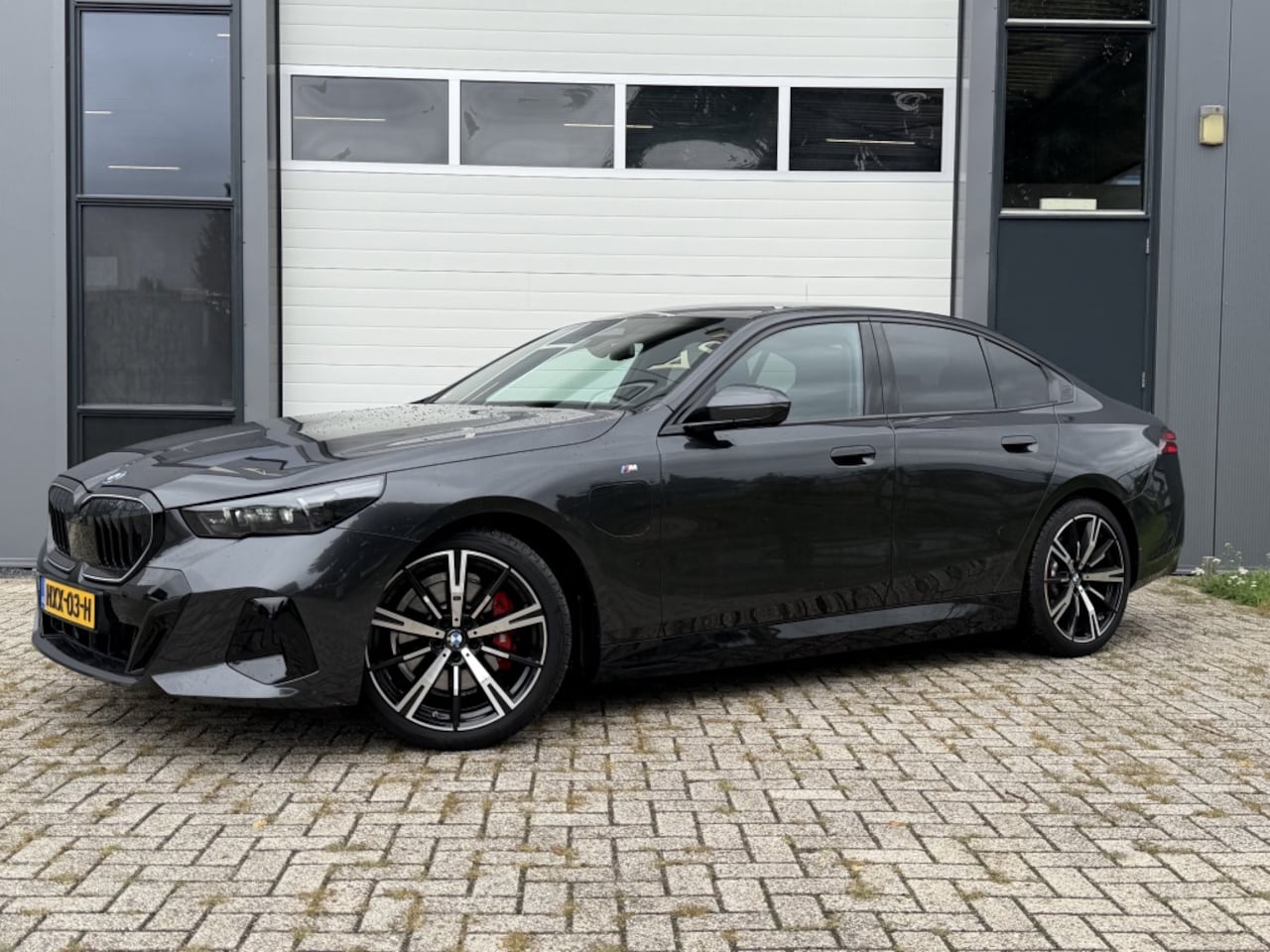 BMW 5-serie - (G60) 530e 299pk Aut M Sport Edition - AutoWereld.nl