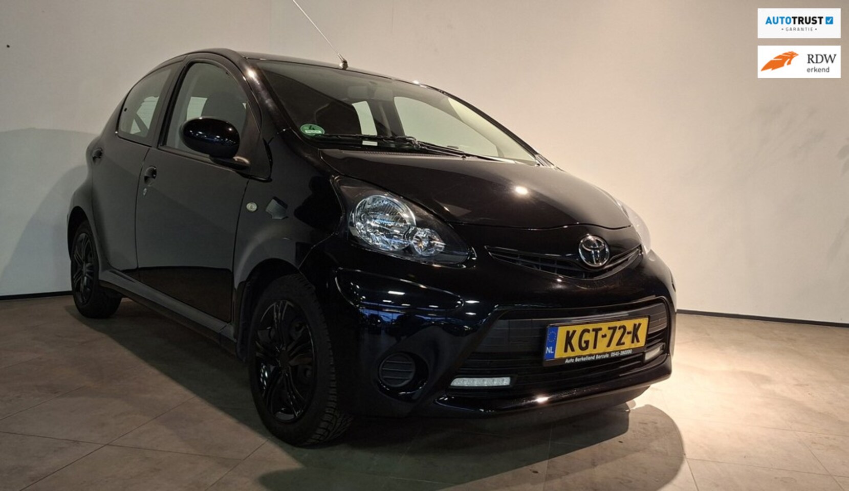 Toyota Aygo - 1.0 VVT-i Black-Edition 5-Drs Airco - AutoWereld.nl