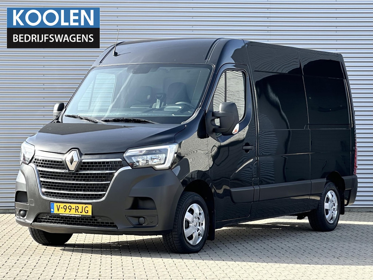Renault Master - T35 2.3 dCi 135 L2H2 Airco|Trekhaak|Cruise LED NAVI - AutoWereld.nl