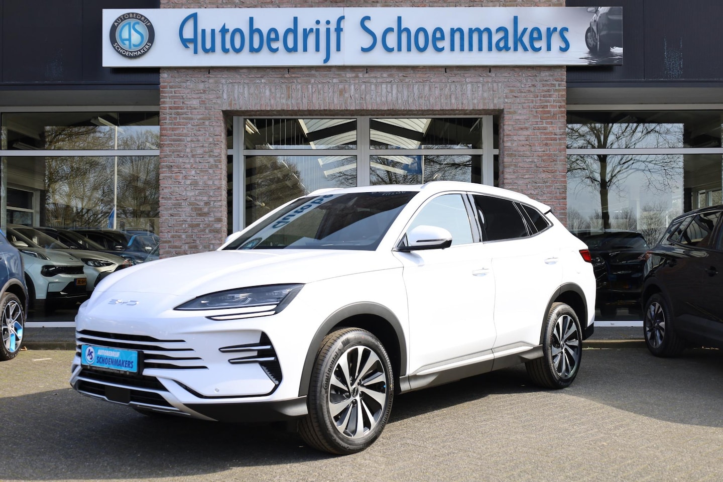 BYD Seal U - 1.5 DM-i FWD Boost TREKHAAK-AFNEEMBAAR! SNOW-WHITE+ZWART-LEER CARPLAY PANO 360-CAMERA STOE - AutoWereld.nl