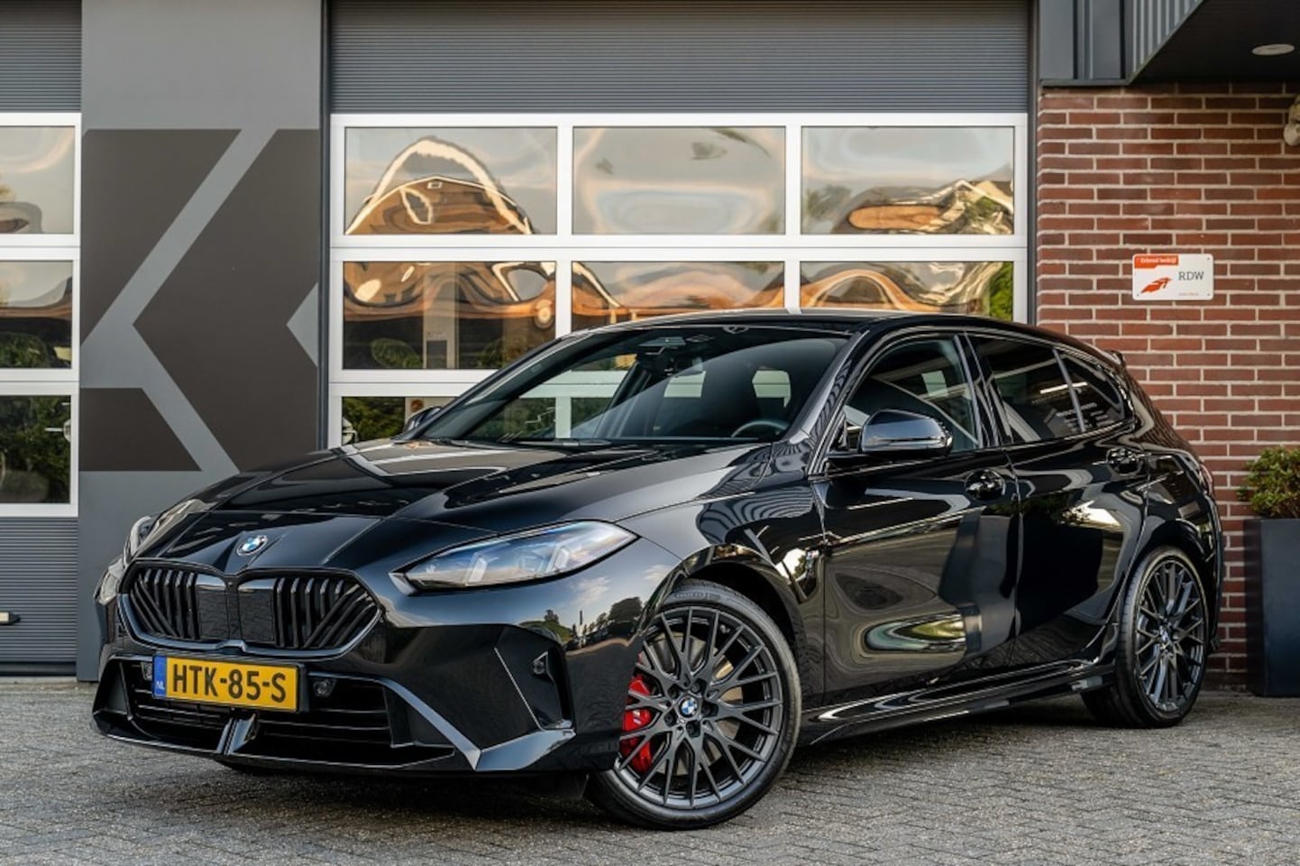 BMW 1-serie - 120 M Sport Pro | Adaptief M-Onderstel | M Sportremmen | Comfort Access | Camera | Adaptie - AutoWereld.nl