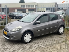 Renault Clio - 1.2 Collection 5 deurs 75pk 2e eigenaar l Airco l Elek pakket l NIEUWE DISTRIBUTIE GOED ON