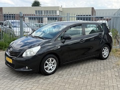 Toyota Verso - 1.6 VVT-i Aspiration 2e eigenaar NL AUTO NAP NAVI l Cruise l Trekhaak l LMV l AIRCO ECC l