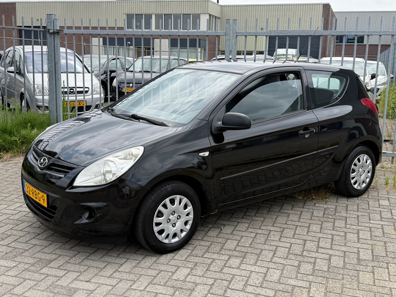 Hyundai i20 - 1.2i i-Drive NL AUTO NAP! 1E EIGENAAR! DEALER ONDERHOUDEN! MTF-stuur l Elek pakket l Centr - AutoWereld.nl