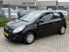 Hyundai i20 - 1.2i i-Drive NL AUTO NAP 1E EIGENAAR DEALER ONDERHOUDEN MTF-stuur l Elek pakket l Centraal