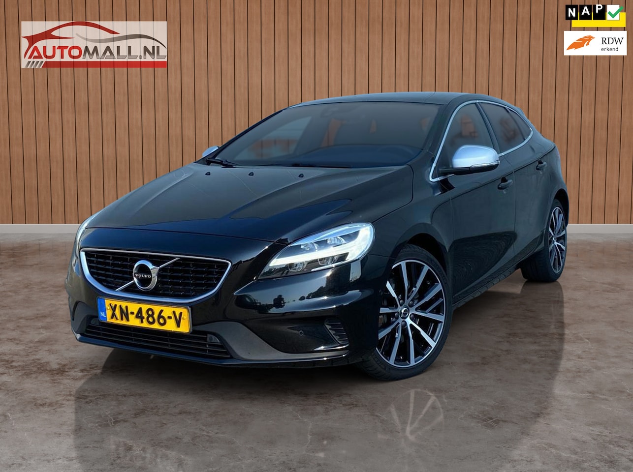 Volvo V40 - 1.5 T3 Polar+ Sport NAP I AUTOMAAT I PANORAMA I LMV I LED I HALF LEER I STOEL VERWARMING I - AutoWereld.nl