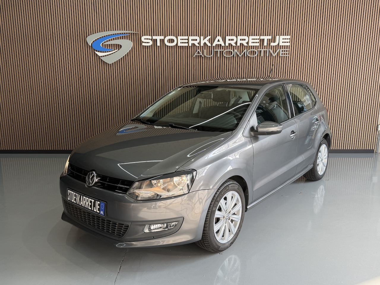Volkswagen Polo - 1.2 TSI DSG Comfortline | Airco | Cruise Control | 16" | Armsteun | Trekhaak | - AutoWereld.nl