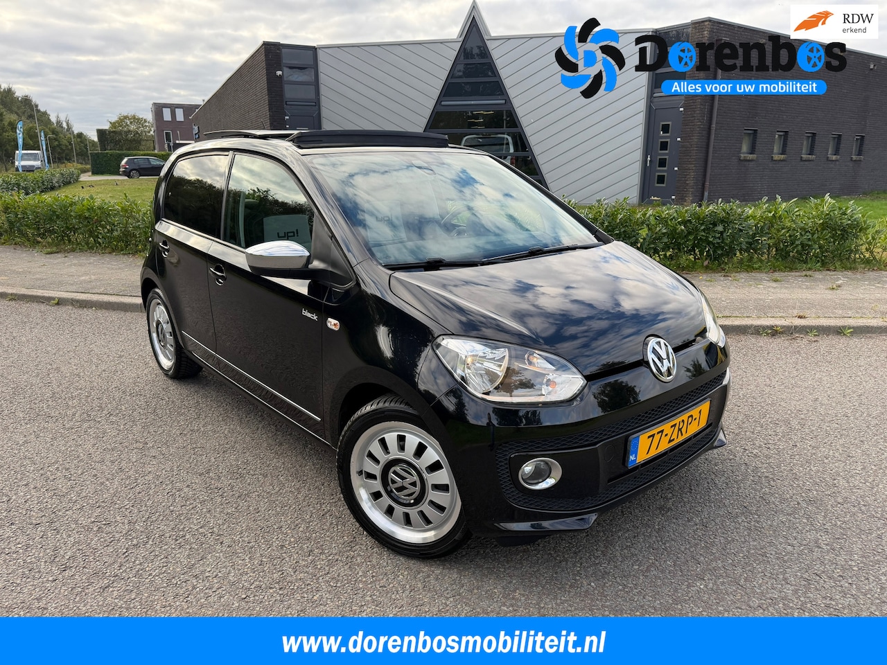 Volkswagen Up! - 1.0 high up! BlueMotion | Panorama dak | Airco | Navigatie | PDC | Cruise control | Blueto - AutoWereld.nl