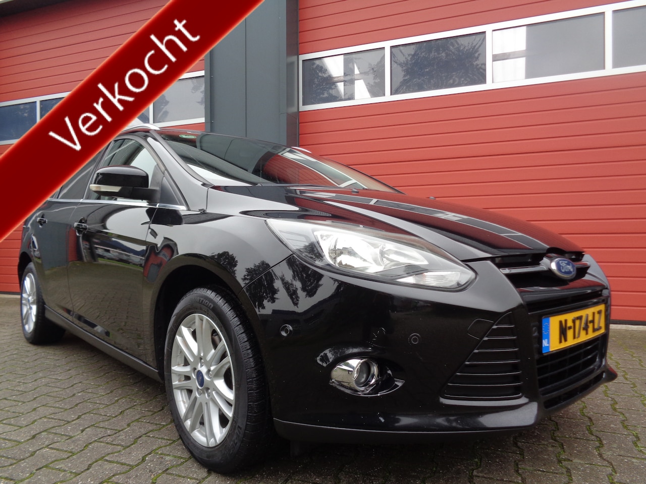 Ford Focus Wagon - 1.0 EcoBoost Titanium 1.0 EcoBoost Titanium,Trekhaak,2e eigenaar! - AutoWereld.nl