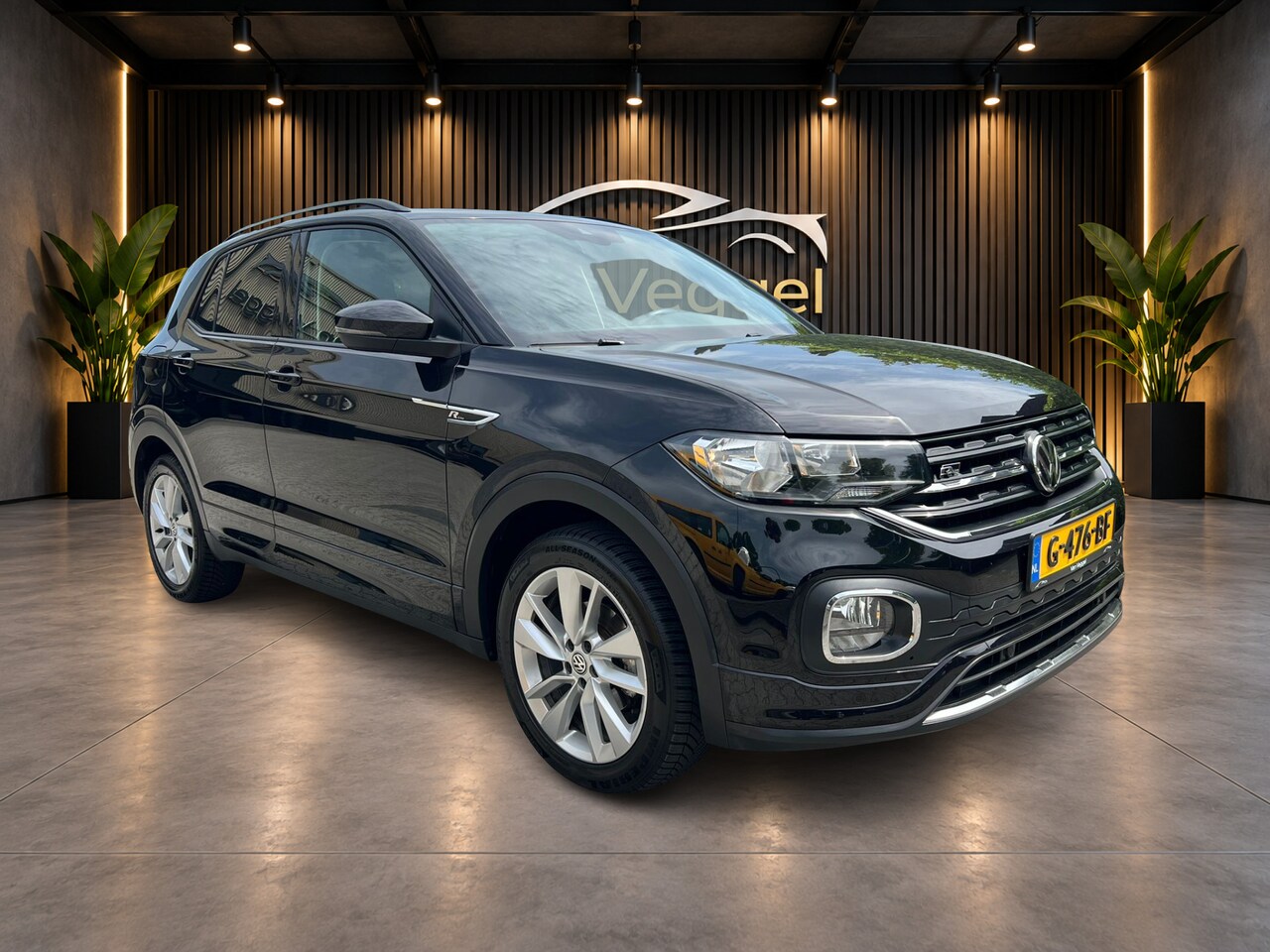 Volkswagen T-Cross - 1.0 TSI r line virtual cockpit, trekhaak, cruise, navi - AutoWereld.nl