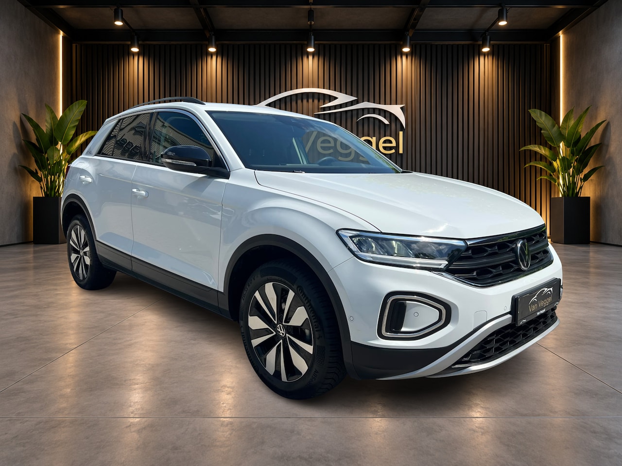 Volkswagen T-Roc - 1.0 TSI goal navi, cruise, stoelverw, pdc - AutoWereld.nl