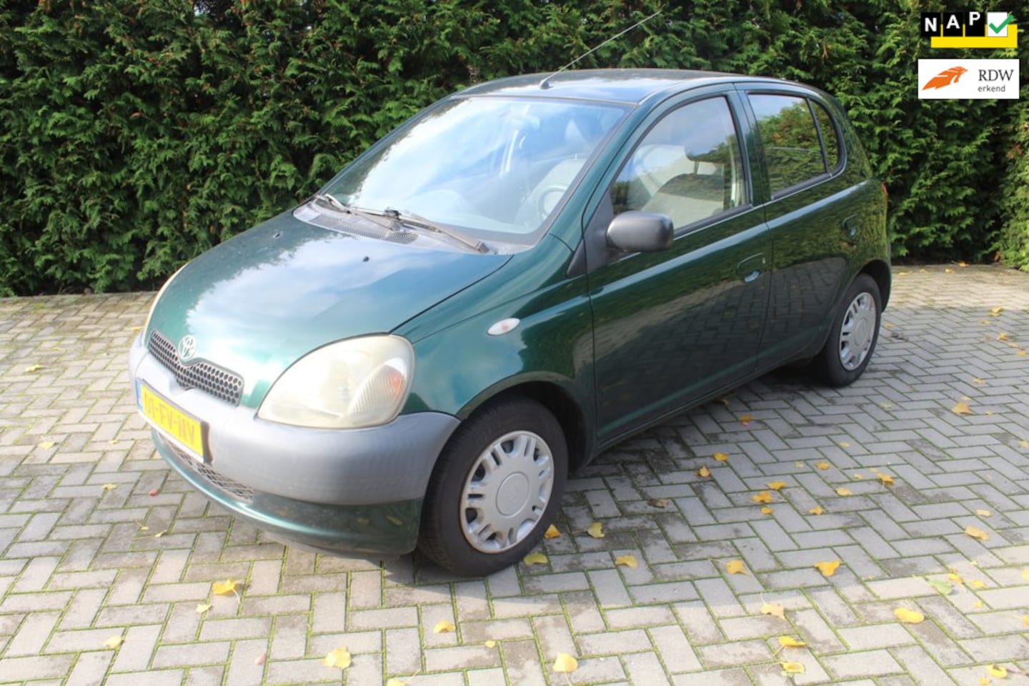 Toyota Yaris - 1.0-16V VVT-i Terra -- 5 Deurs -- - AutoWereld.nl