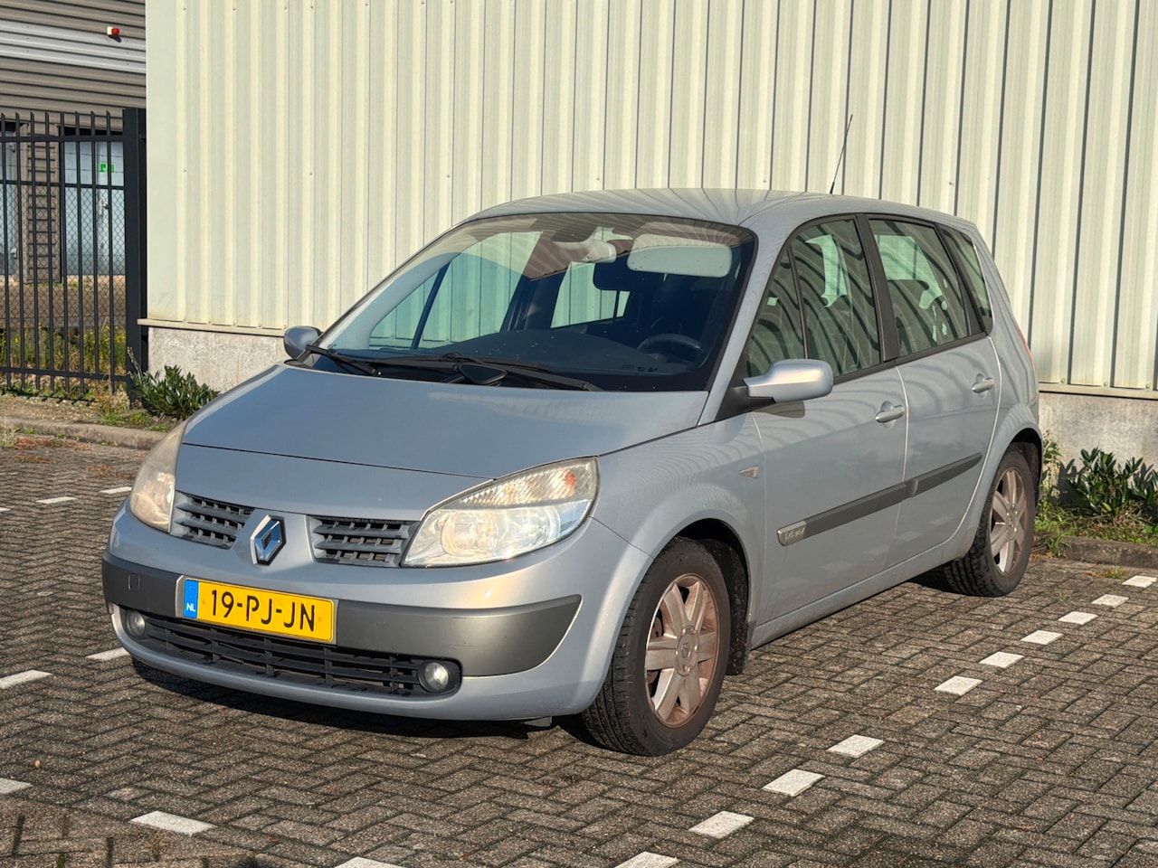Renault Scénic - 1.6-16V Dynamique Comfort|MEENEEMPRIJS - AutoWereld.nl