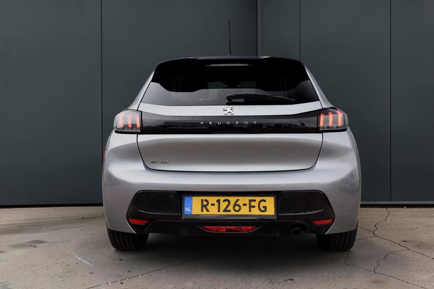 Peugeot 208 - 1.2 PureTech Allure Pack, Automaat, Apple carplay, 360° Camera, Distributieriem vervangen