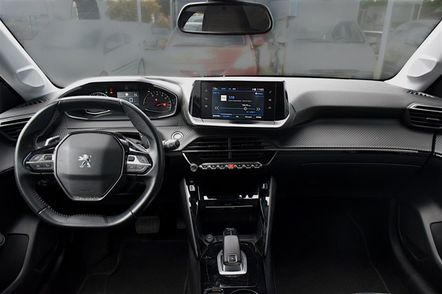Peugeot 208 - 1.2 PureTech Allure Pack 1.2 PureTech Allure Pack, Automaat, Apple carplay, Camera