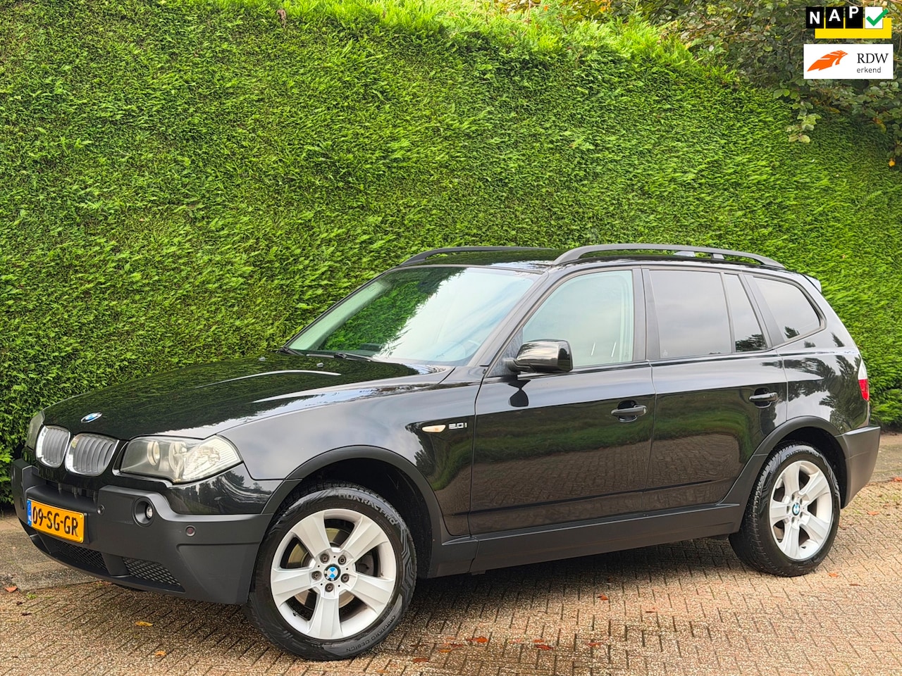 BMW X3 - 2.0i Introduction RIJDTGOED/AIRCO/LEER/NAVI/APK 3-27 - AutoWereld.nl