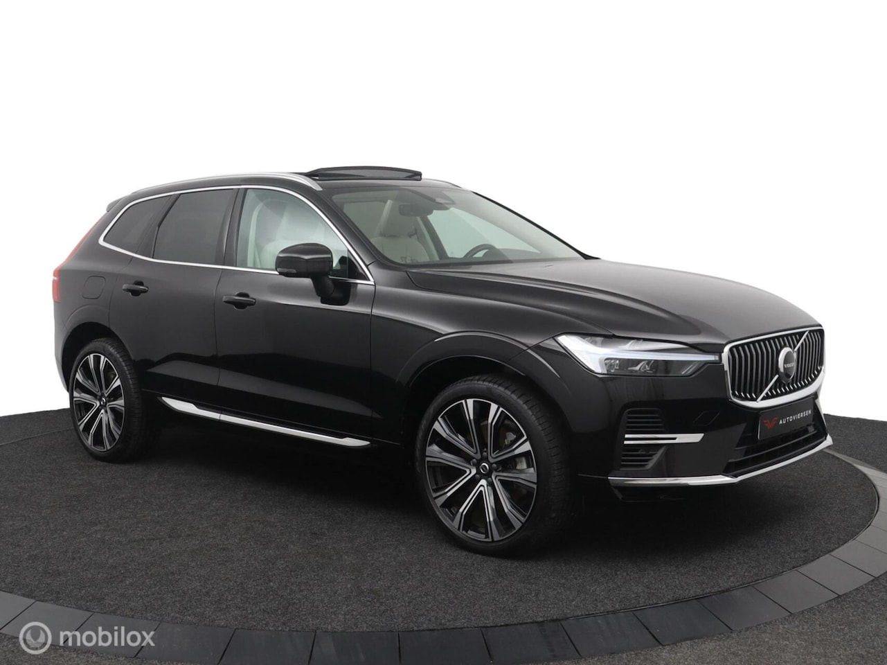 Volvo XC60 - 2.0 T6 Plug-in hybrid AWD Plus Bright | Trekhaak | Pilot Assist | Pano | Stoel- Stuurverwa - AutoWereld.nl